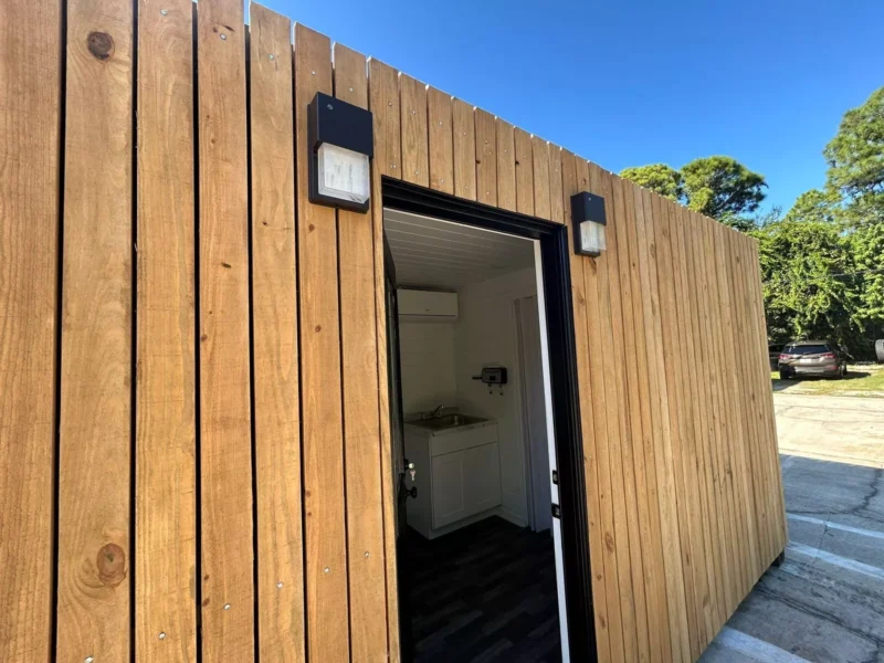 20FT CUSTOM SHIPPING CONTAINER HOME/MOBILE OFFICE - Image 3