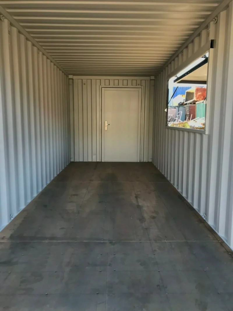 20ft  shipping container kitchen/coffee shop/street food -Clean - Image 8