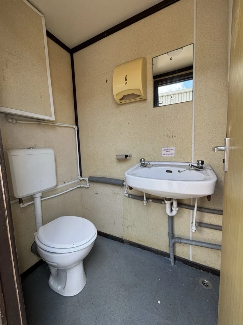 26ft x 9ft Welfare Site Office With Kitchen Canteen Toilet . Shipping Container - Image 16