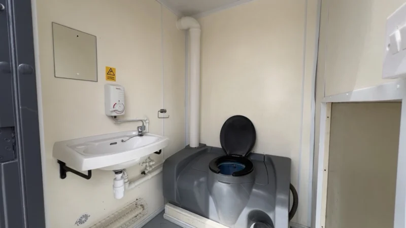 24 x 9ft Anti Vandal Welfare Unit + Generator / Site Office / Canteen / Toilet - Image 17