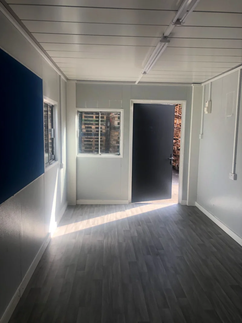 PORTABLE 20FT X 8FT OPEN OFFICE/DOCUMENT STORE - Image 3