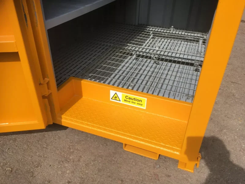7ft x 5ft (2.2m x 1.6m) Secure Walk In Steel Chemstore/Hazardous Material Store - Image 9