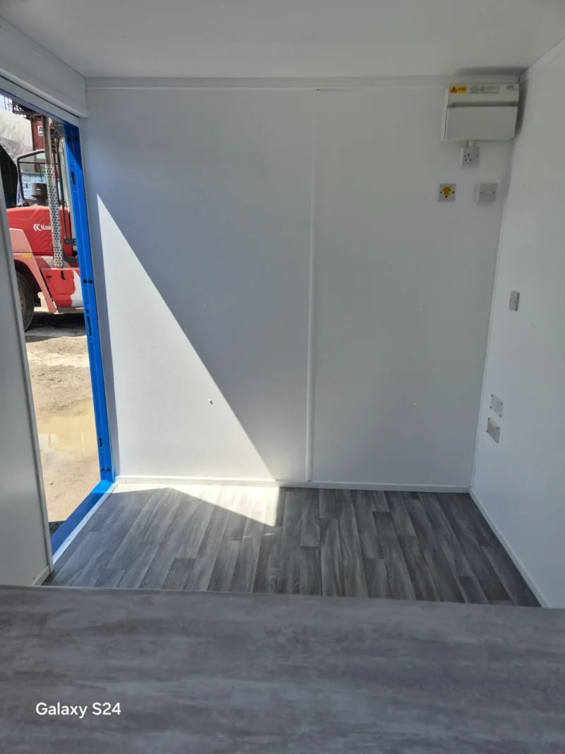 10FT X 8FT Open Plan office shipping container anti vandal - Image 5