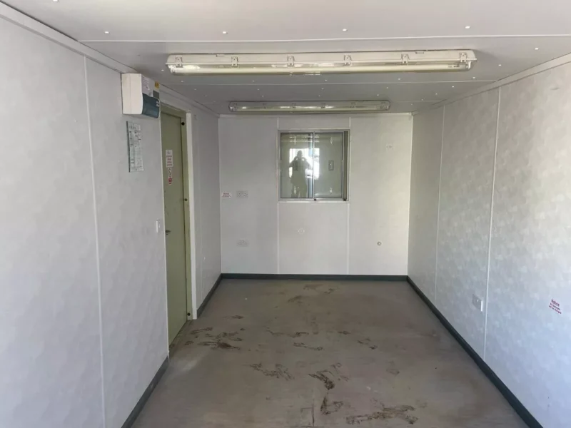 20FT X 8FT OFFICE ANTI VANDAL - Image 6