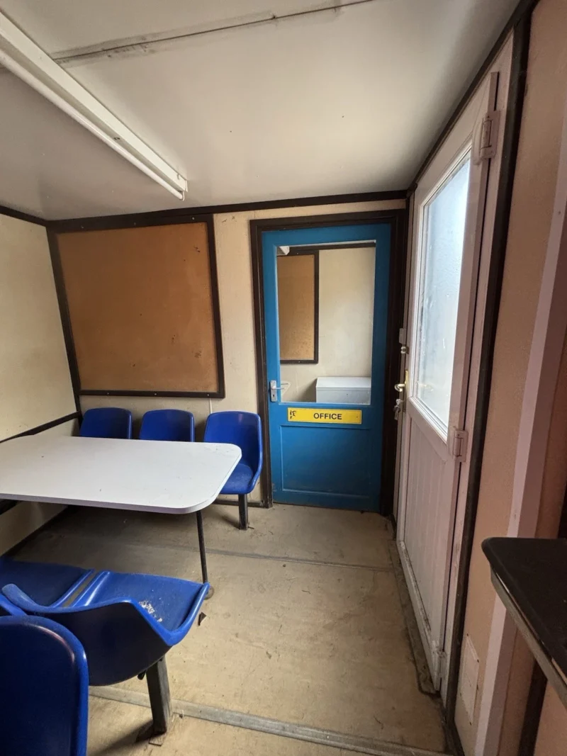 26ft x 9ft Welfare Site Office With Kitchen Canteen Toilet . Shipping Container - Image 9