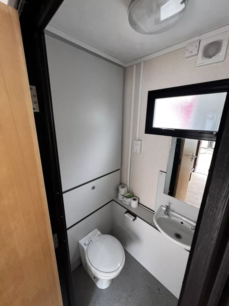 2 Birth Sleeper Cabin 13ft With Toilet & shower Site Cabin Welfare - Image 10