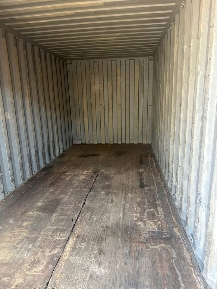 20ft Used Shipping Container – RED with Custom Lock Box - Image 4