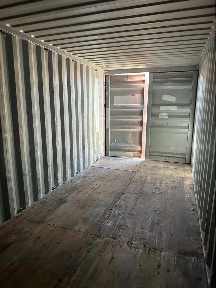 20ft Used Shipping Container – RED with Custom Lock Box - Image 5