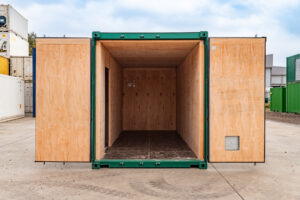 40ft Ply-Lined & Insulated Shipping Container – Comfortable, Durable, and Versatile