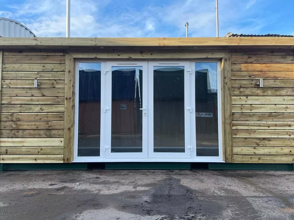 20ft x 8ft Shipping Container - Home Office - Gym - Workshop - Image 2