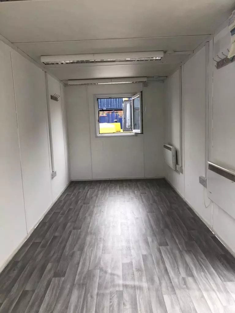 PORTABLE 20FT X 8FT OFFICE/ A/V CONTAINER - Image 2