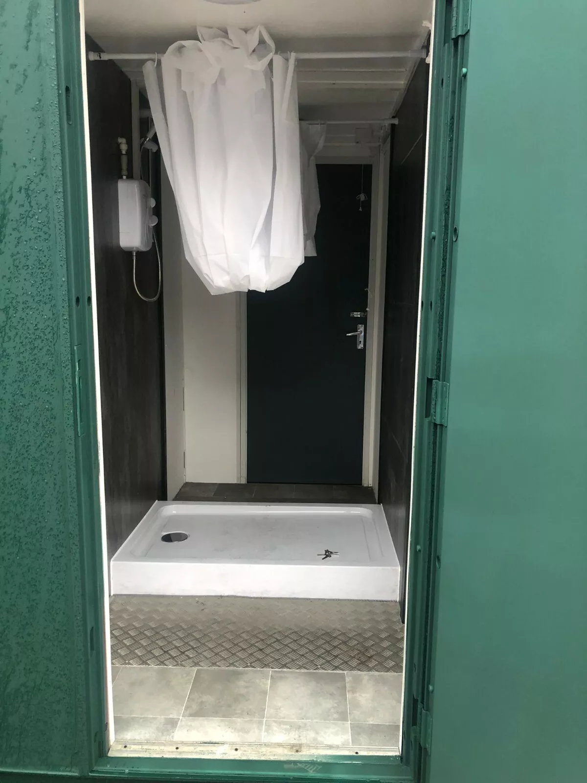 PORTABLE 24FT X 9FT OFFICE/CANTEEN/TOILET/SHOWER CONTAINER - Image 3