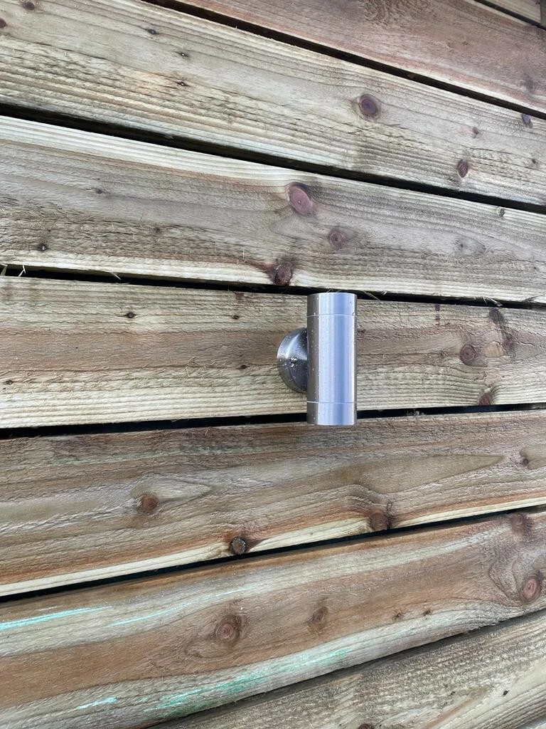 20ft x 8ft Shipping Container - Home Office - Gym - Workshop - Image 11