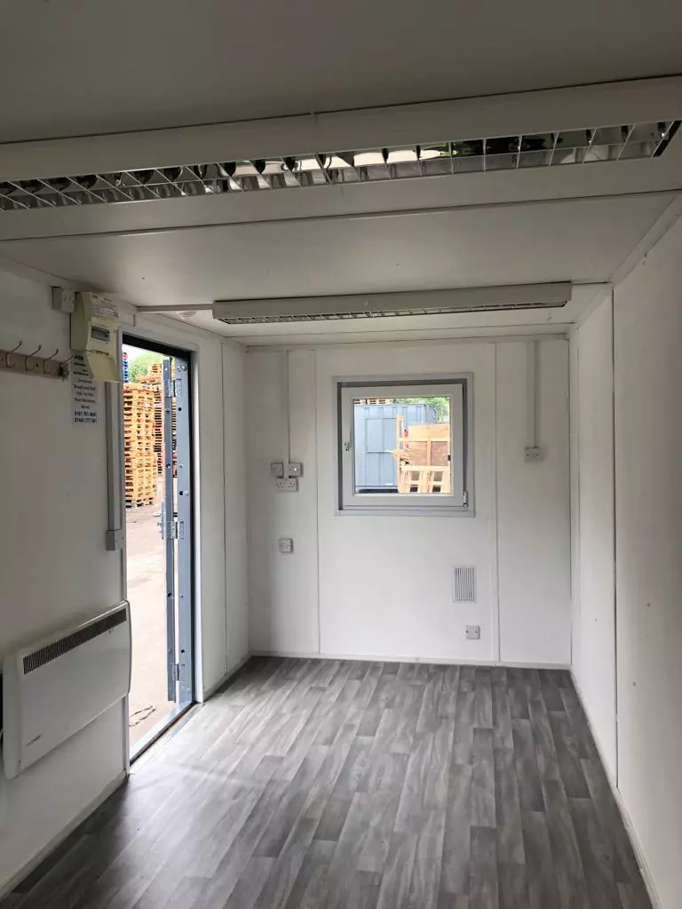 PORTABLE 20FT X 8FT OFFICE/ A/V CONTAINER - Image 8