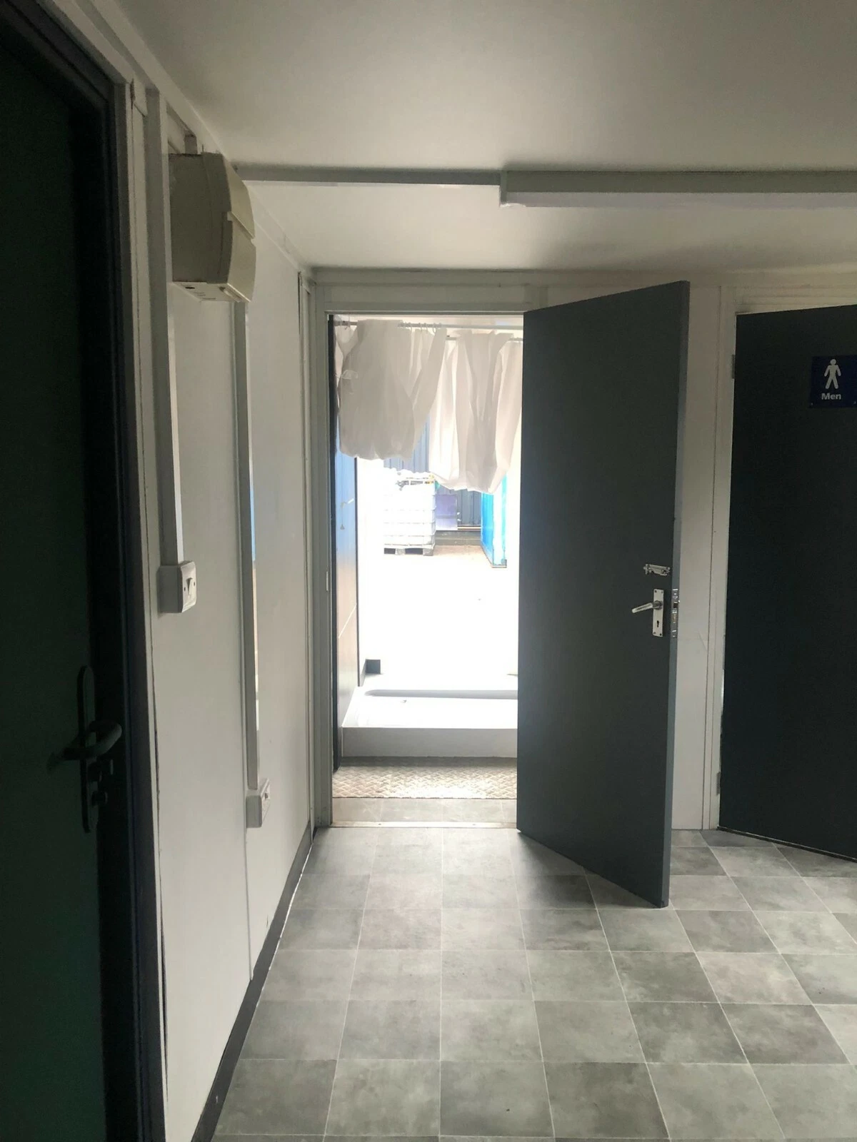 PORTABLE 24FT X 9FT OFFICE/CANTEEN/TOILET/SHOWER CONTAINER - Image 2