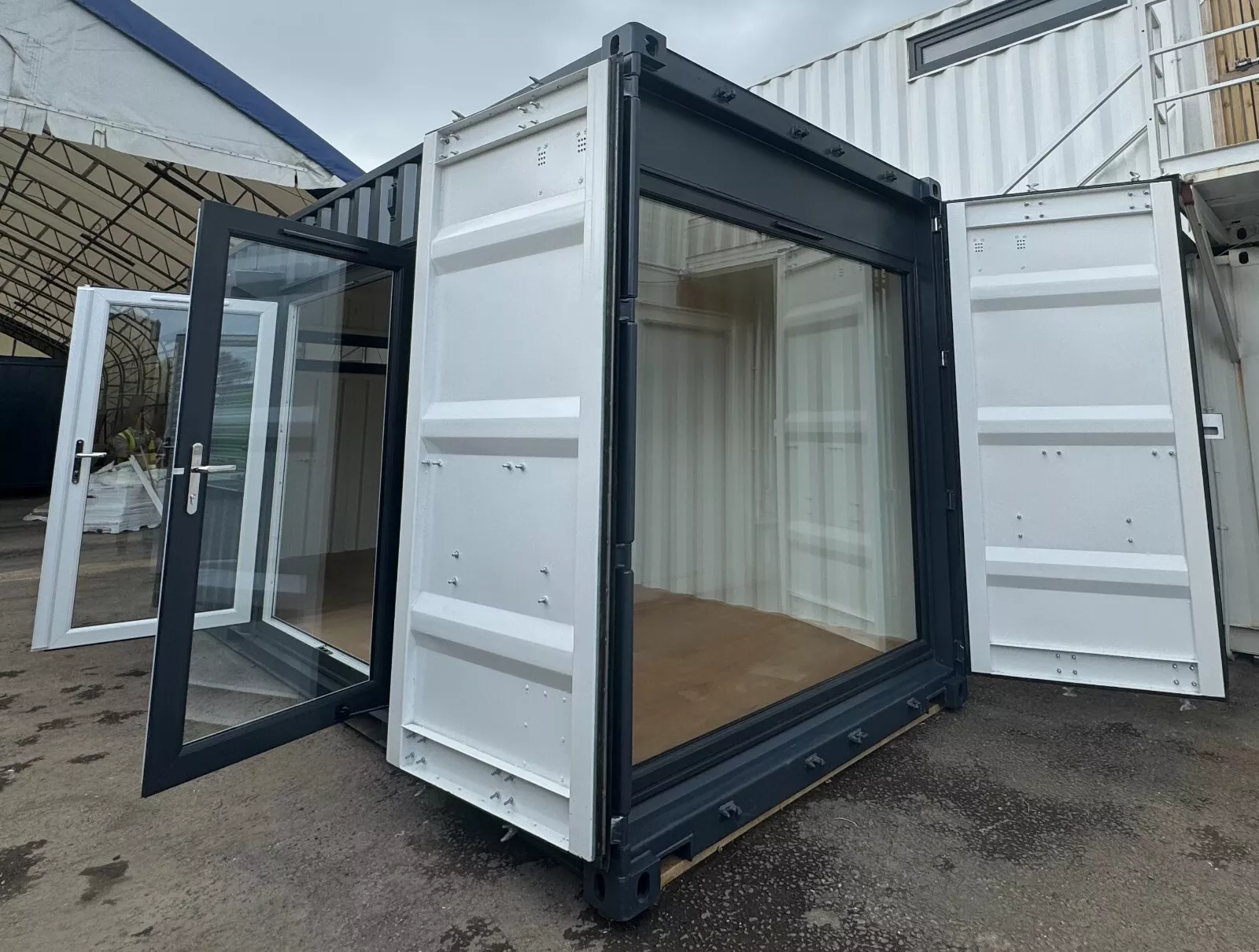 20x8ft | CUSTOM SHIPPING CONTAINER CONVERSION | Portable Building | - Image 3