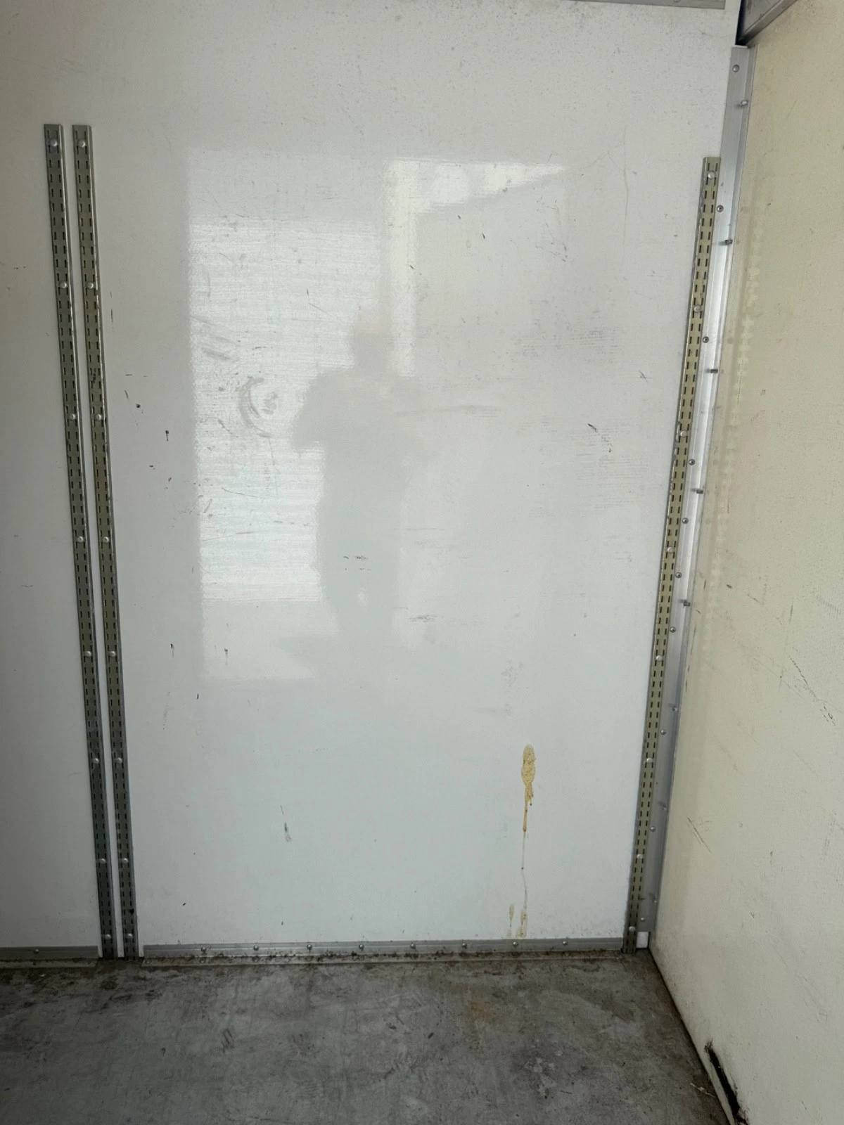 Lightweight Quad Door Shipping Container Split into two sides - Image 9