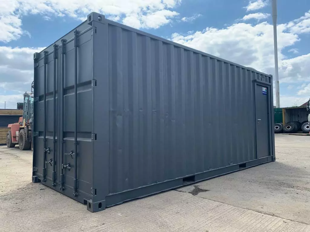 20ft x 8ft Kiosk/Shop Shipping container - Image 3