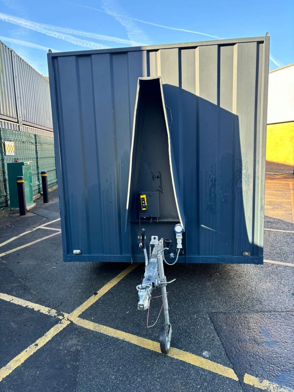 12ft by 8ft mobile container with generator excellent condition towable - Image 3