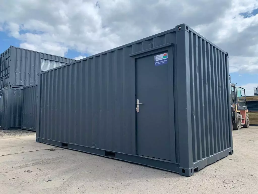 20ft x 8ft Kiosk/Shop Shipping container - Image 4