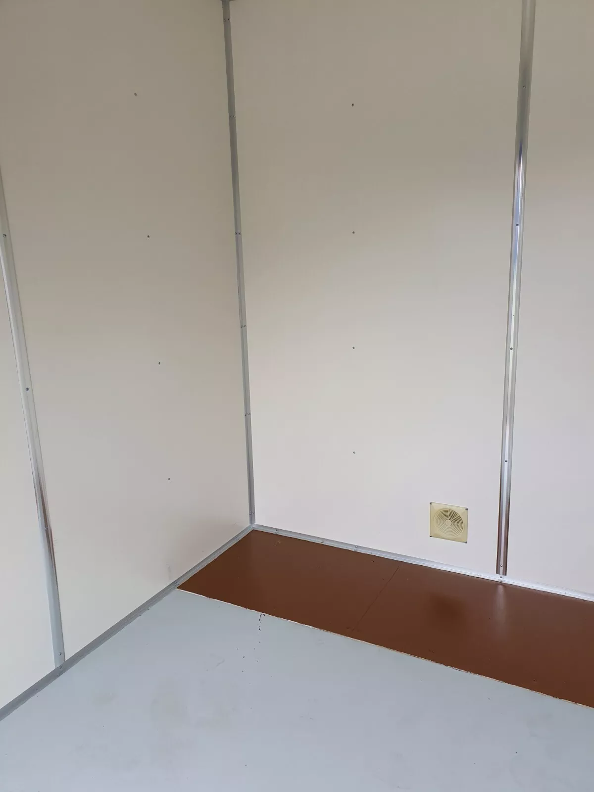 40ft Containers as Self Storage Rooms - Insulated - Ply Lined - Premium - Image 5