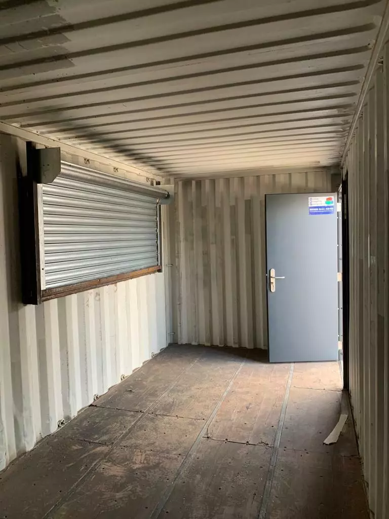 20ft x 8ft Kiosk/Shop Shipping container - Image 5