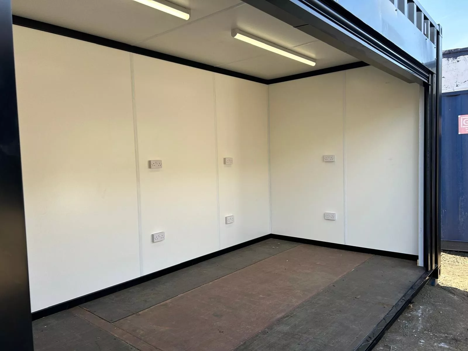 Roll Up Door Shipping Container -Street Food Coffee Shop Bar - Nationwide Delivery - Image 6