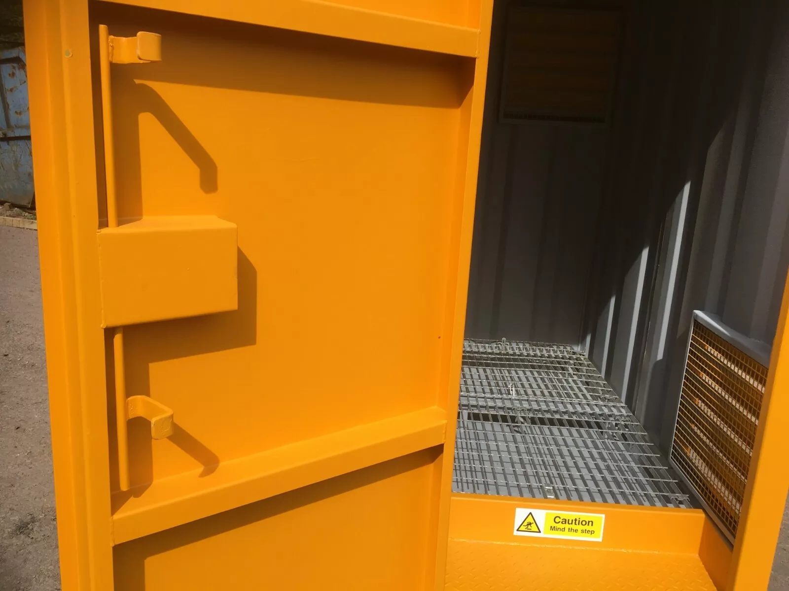 7ft x 5ft (2.2m x 1.6m) Secure Walk In Steel Chemstore/Hazardous Material Store - Image 11