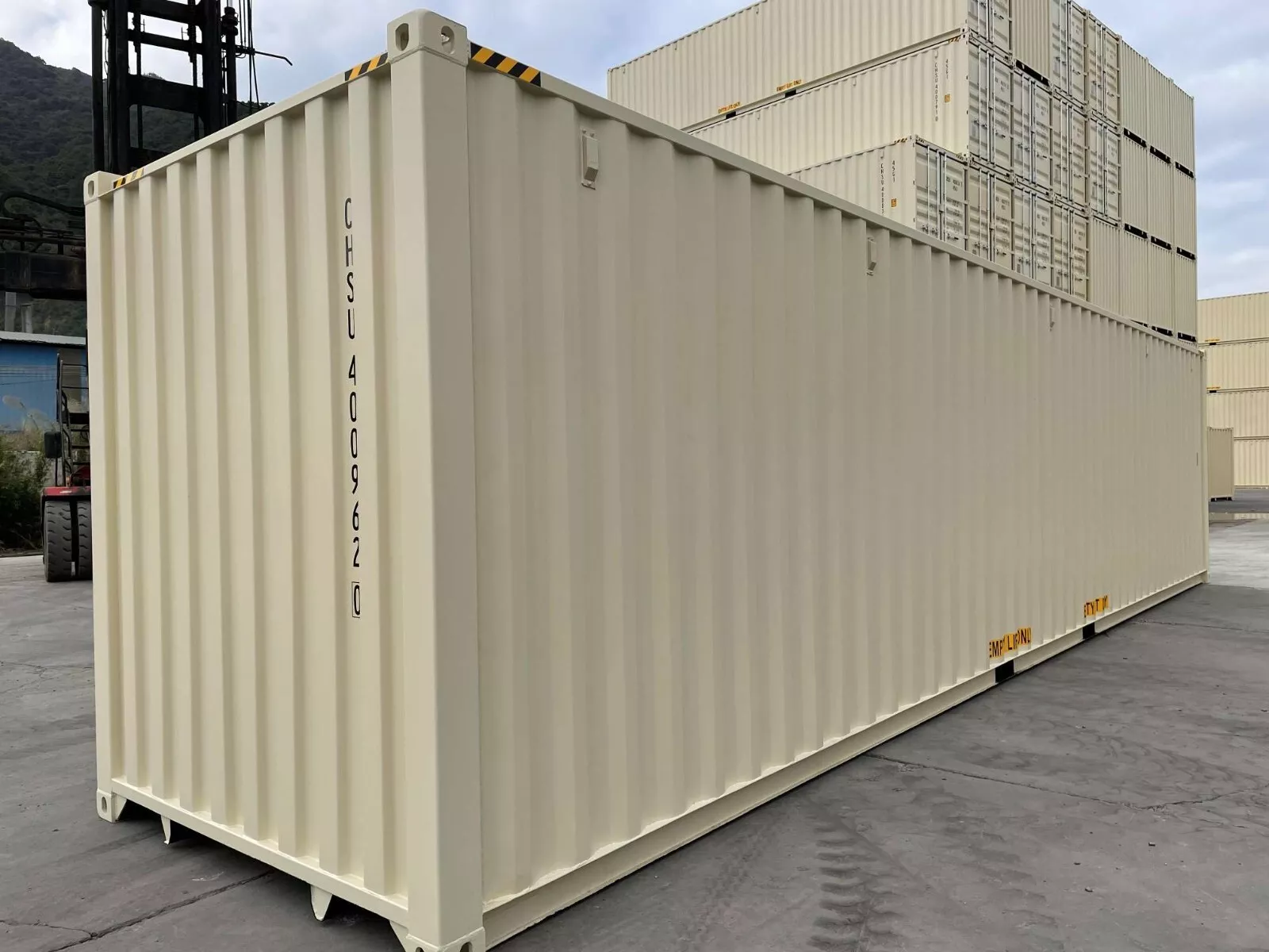 New / One-Trip 40ft High Cube Shipping Containers Leeds  - Image 9
