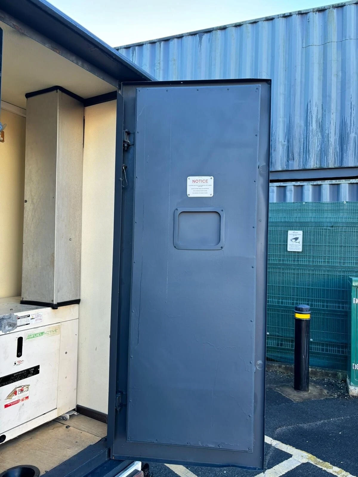 12ft by 8ft mobile container with generator excellent condition towable - Image 5