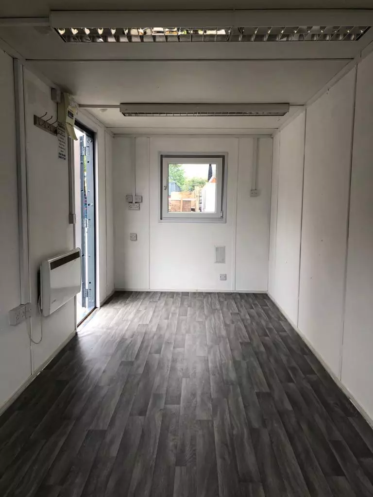 PORTABLE 20FT X 8FT OFFICE/ A/V CONTAINER - Image 5