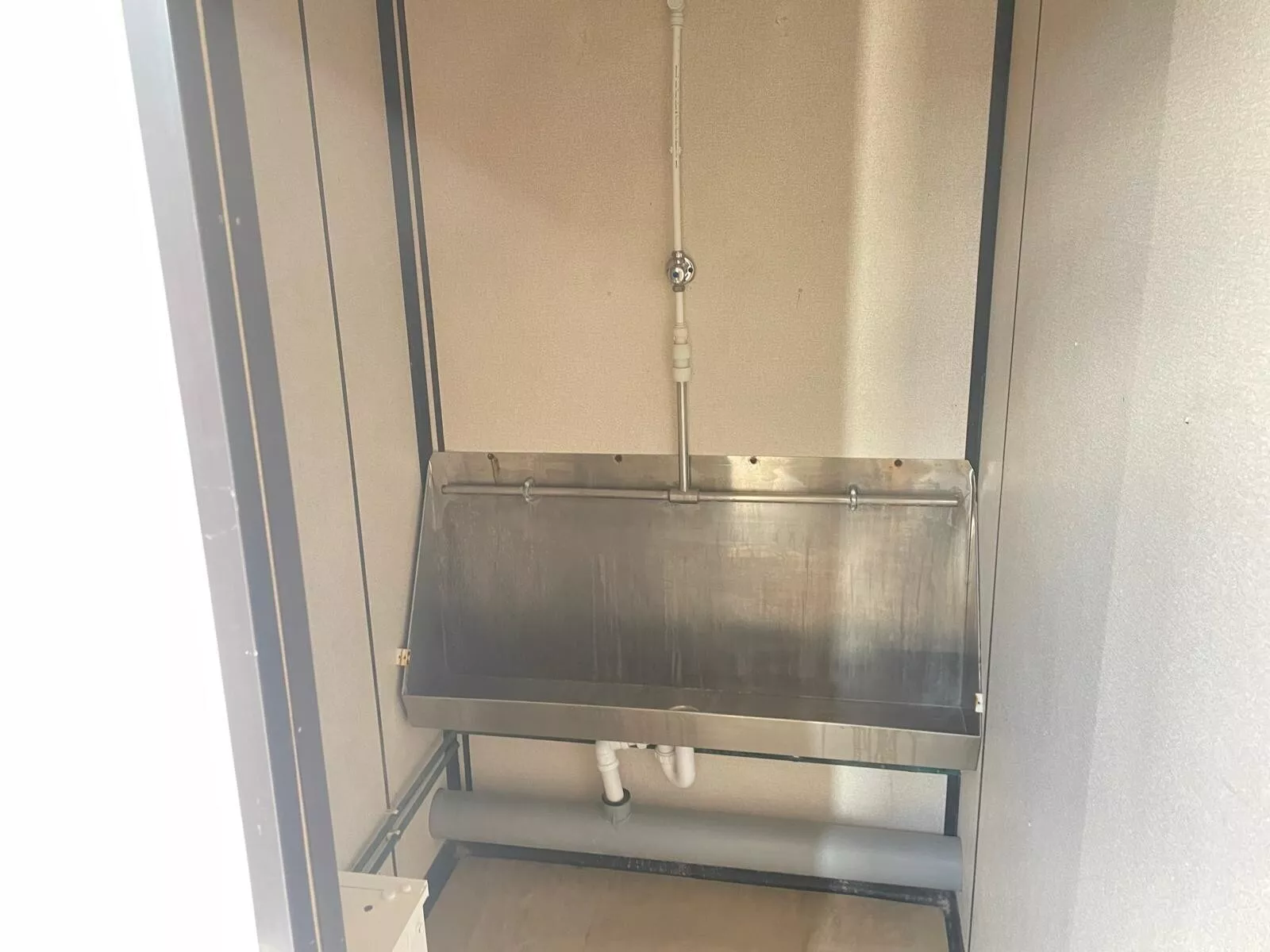 Anti vandal portable 3 plus 1 toilet unit in bury - Best service guaranteed - Image 6