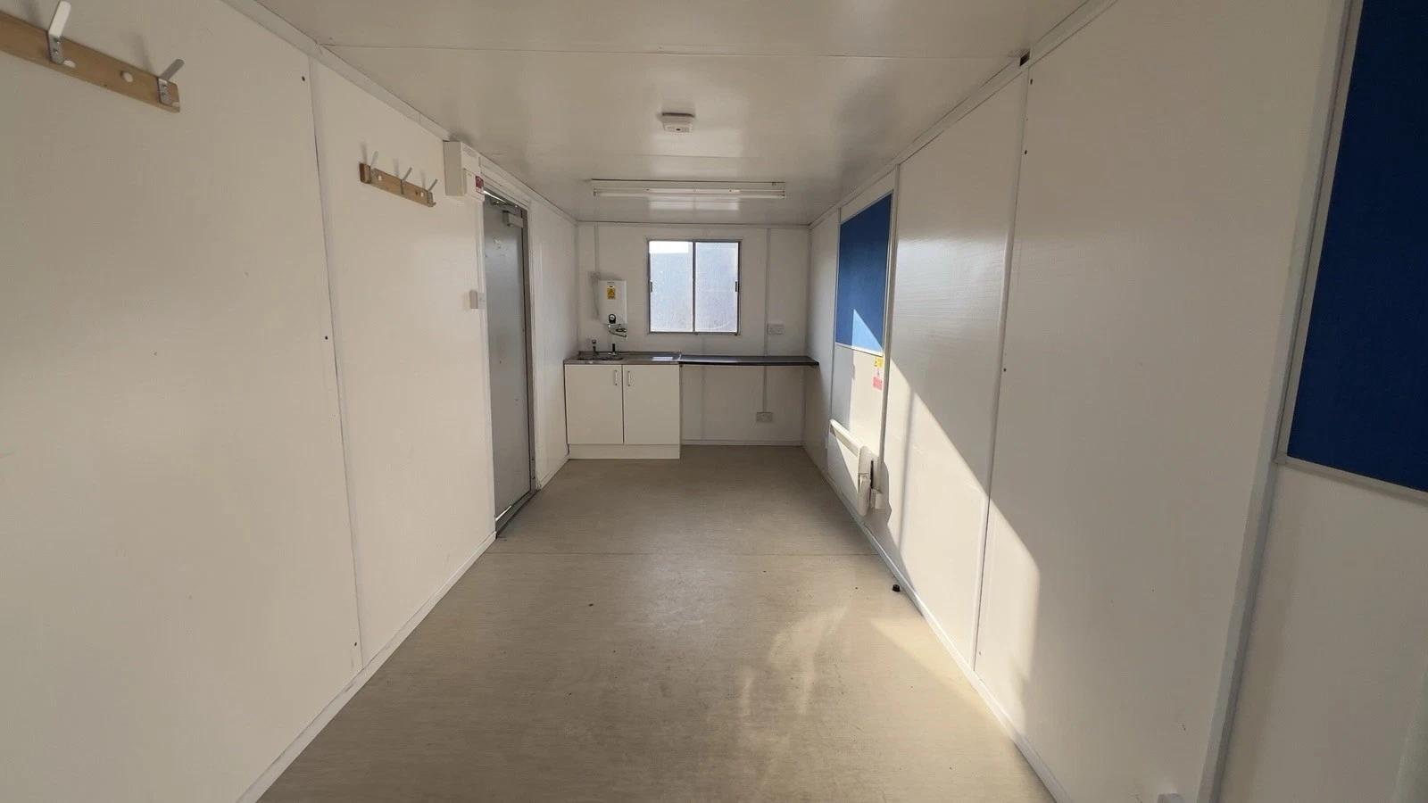 21 X 8FT SITE OFFICE / CANTEEN / SITE CABIN / PORTABLE BUILDING - Image 4