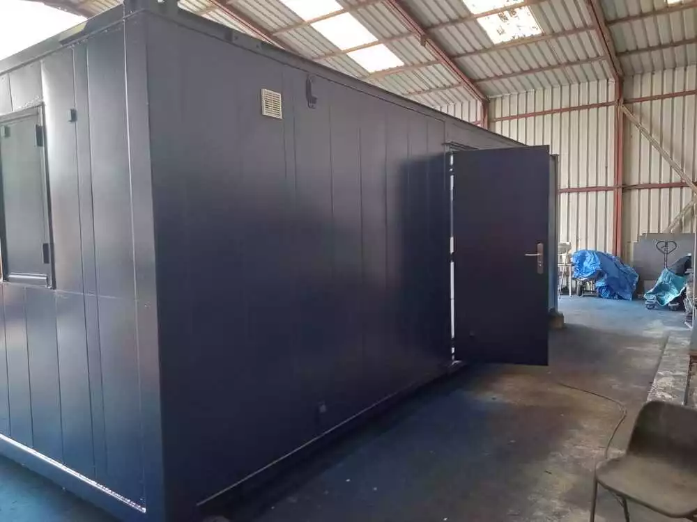 24ft x 10ft Bespoke Cabin / Shop / Cafe / Office / Bar / Sales Unit  - Image 8