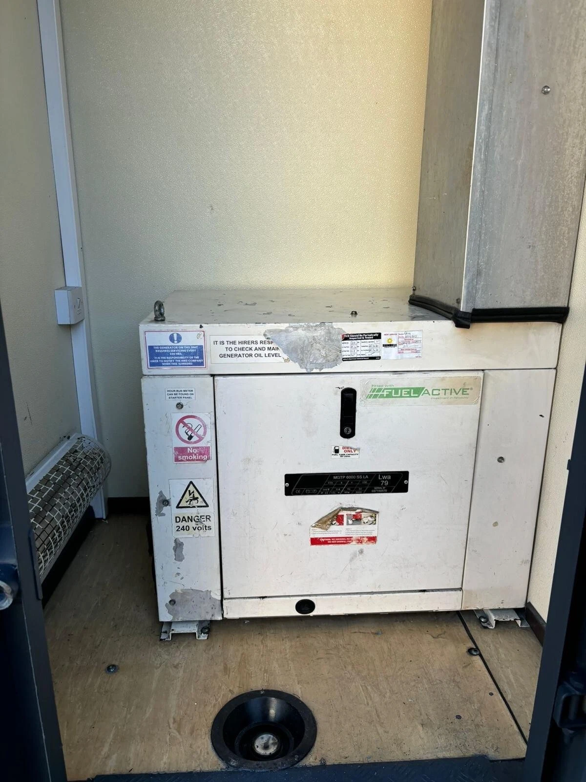 12ft by 8ft mobile container with generator excellent condition towable - Image 6