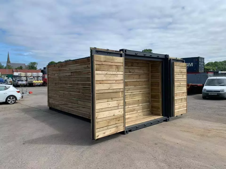 20ft x 8ft Clad Shipping Container T.V. Bar - Image 7