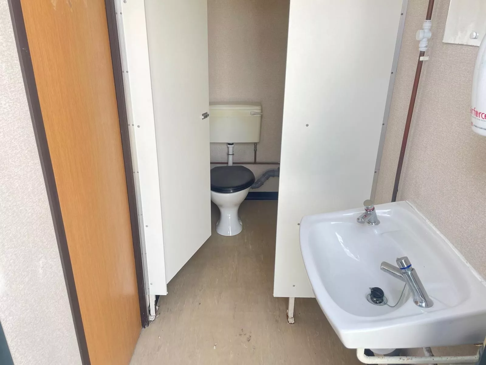 Anti vandal portable 3 plus 1 toilet unit in bury - Best service guaranteed - Image 7