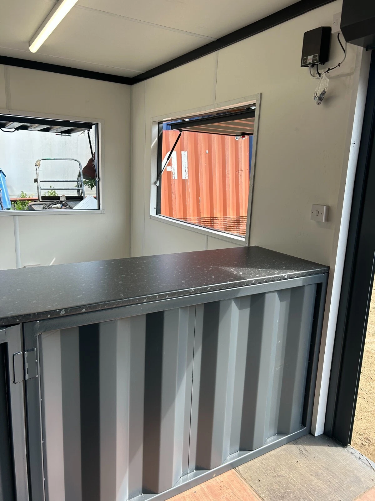 20ft x 8ft Shipping Container - Street Food/Coffee Shop/Food Kiosk - Image 7