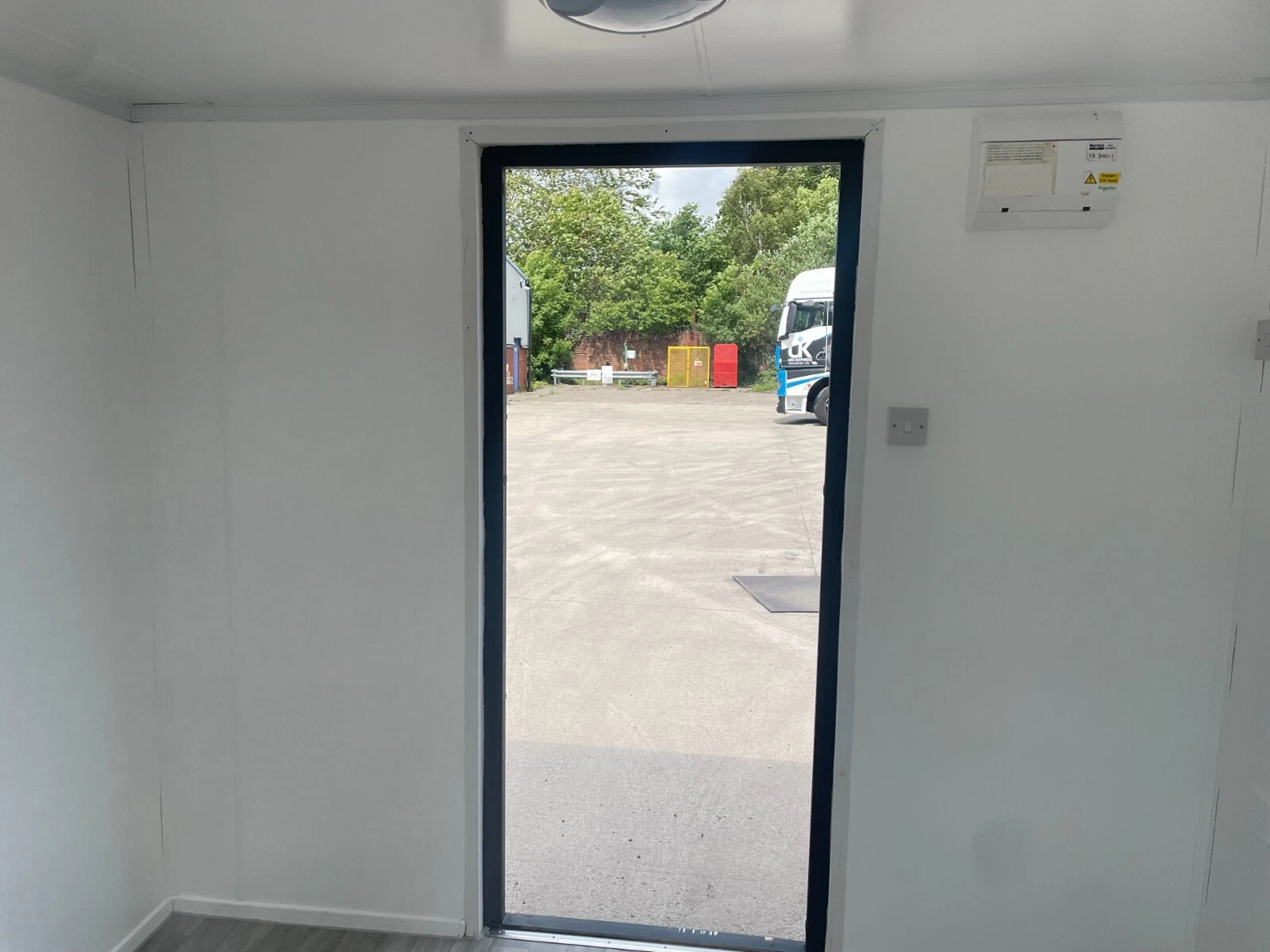10x8 ft small office container fully refurbished , high security - Image 6