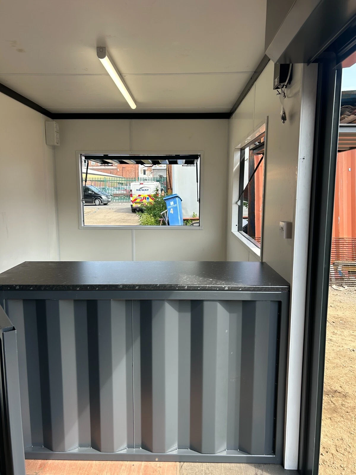 20ft x 8ft Shipping Container - Street Food/Coffee Shop/Food Kiosk - Image 8