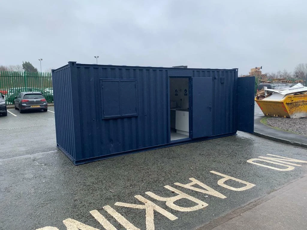 PORTABLE 21FT X 9FT WELLFARE UNIT WITH GENERATOR - Image 5