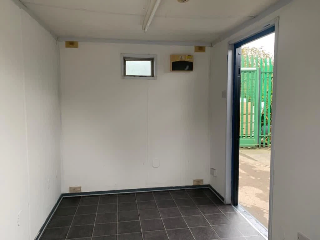 12FT X 8FT OPEN PLAN OFFICE - Image 8