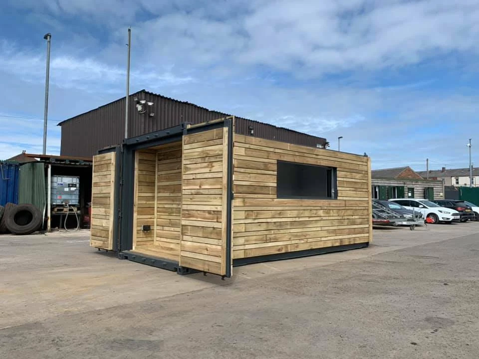 20ft x 8ft Clad Shipping Container T.V. Bar - Image 11