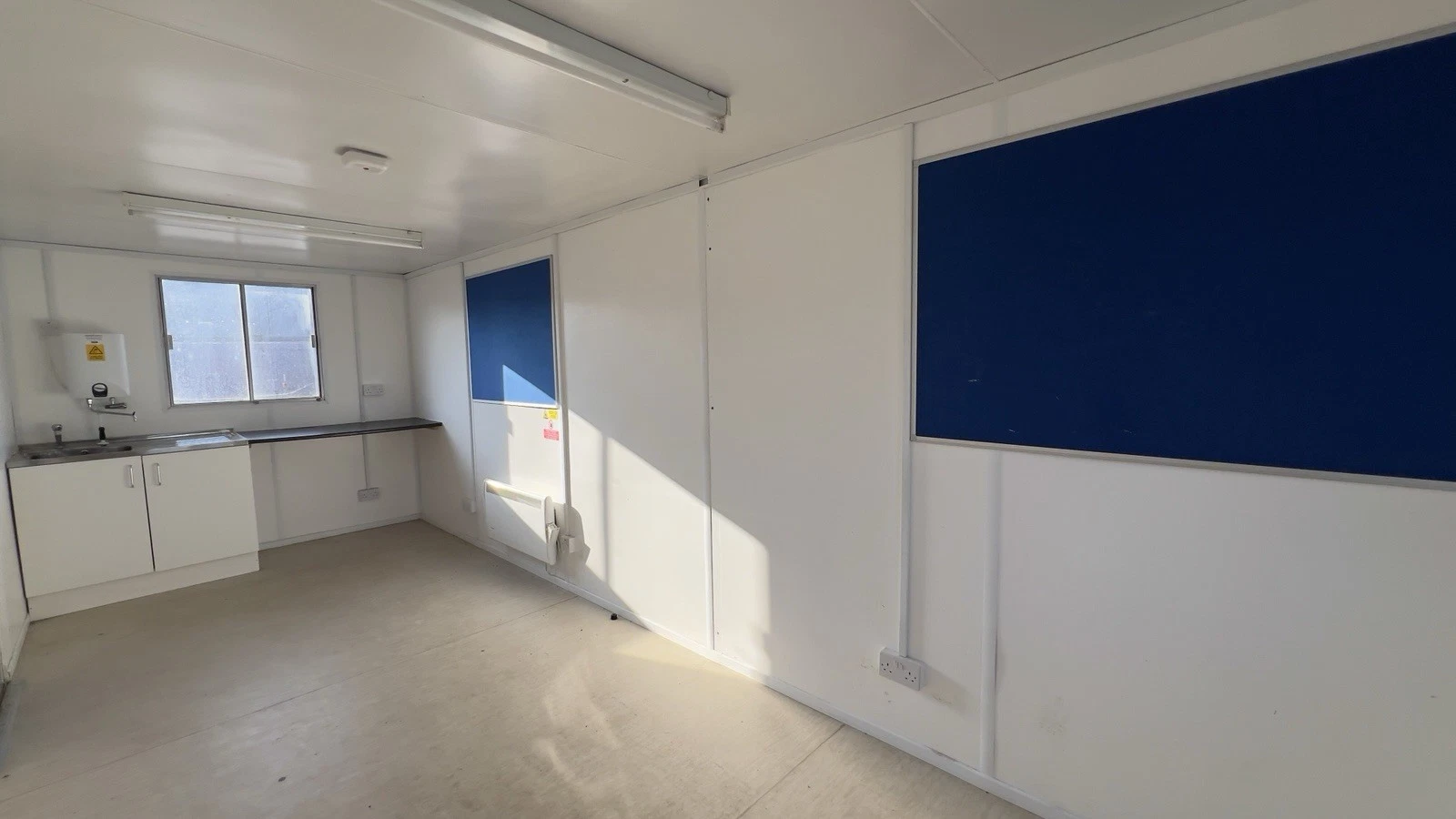 21 X 8FT SITE OFFICE / CANTEEN / SITE CABIN / PORTABLE BUILDING - Image 12