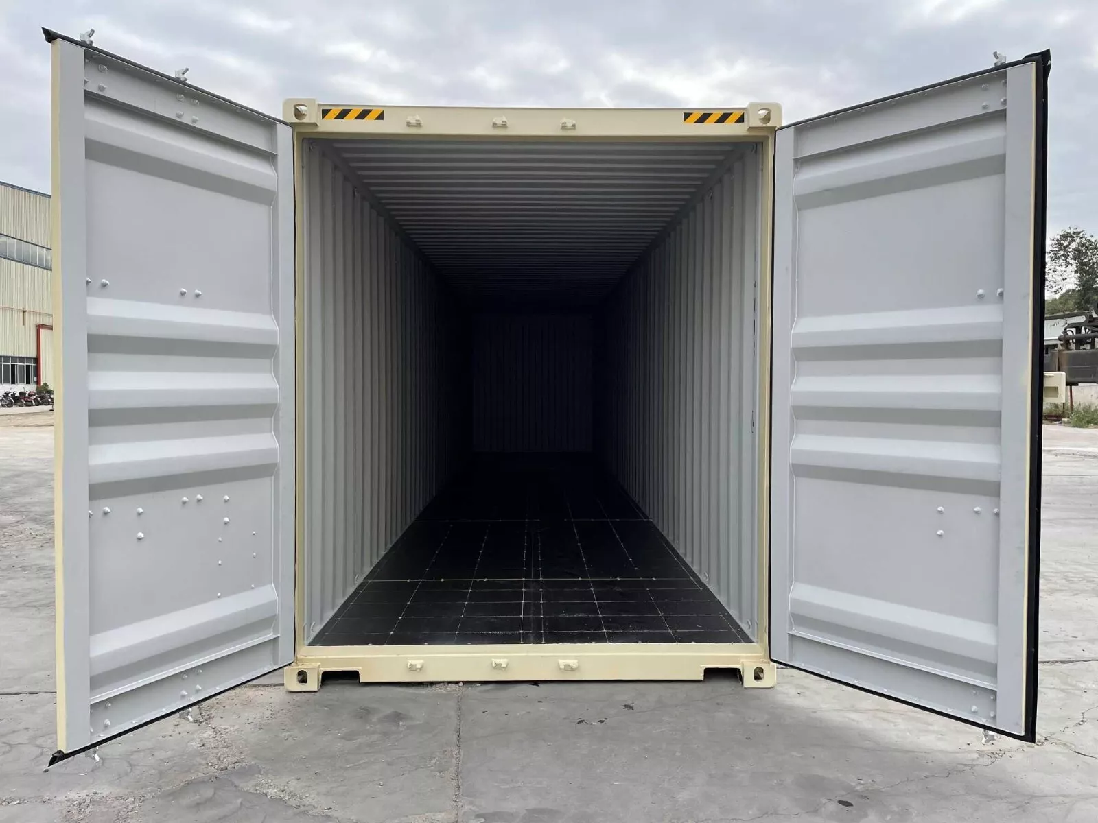 New / One-Trip 40ft High Cube Shipping Containers Leeds  - Image 2