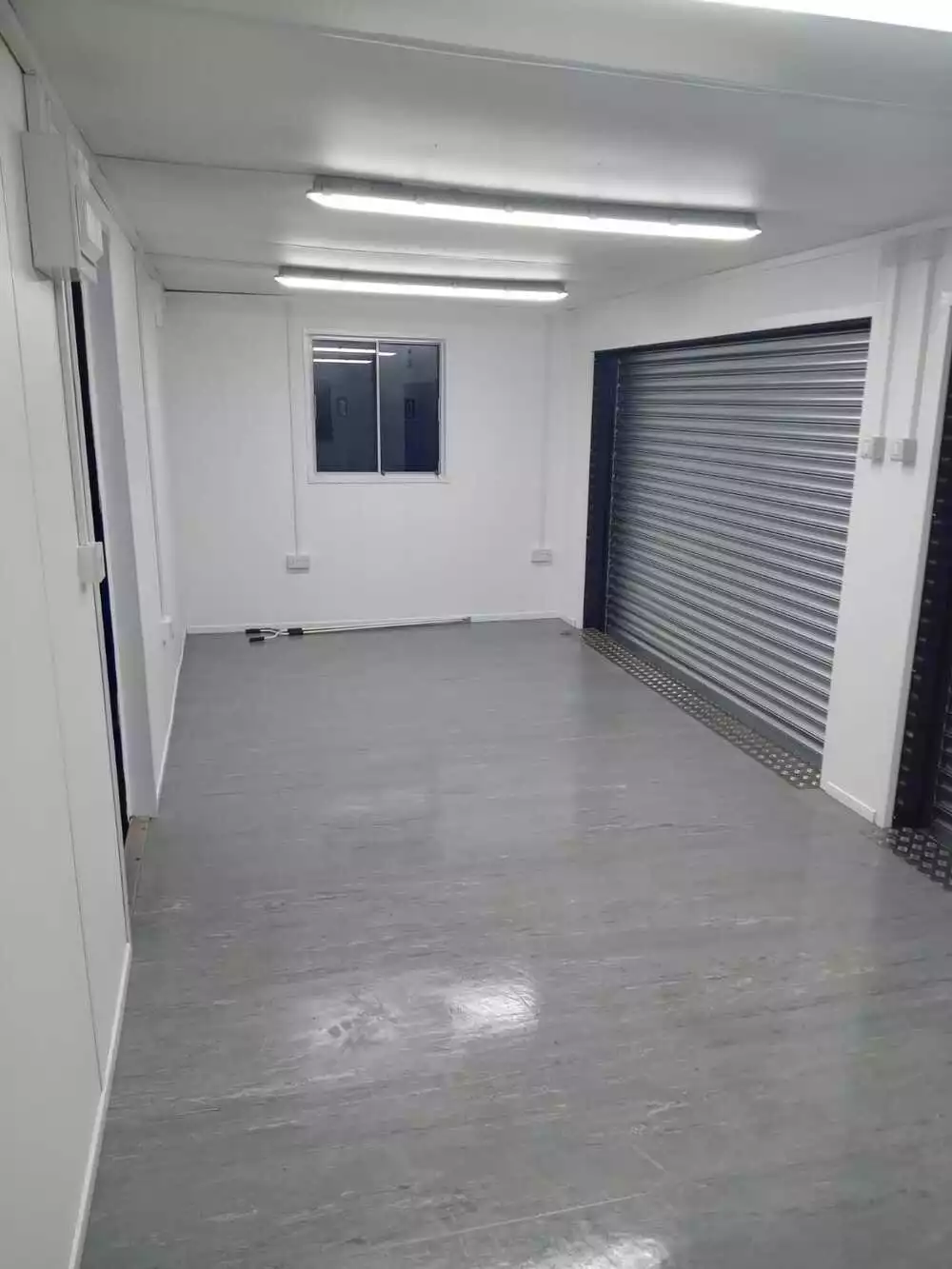 24ft x 10ft Bespoke Cabin / Shop / Cafe / Office / Bar / Sales Unit  - Image 6