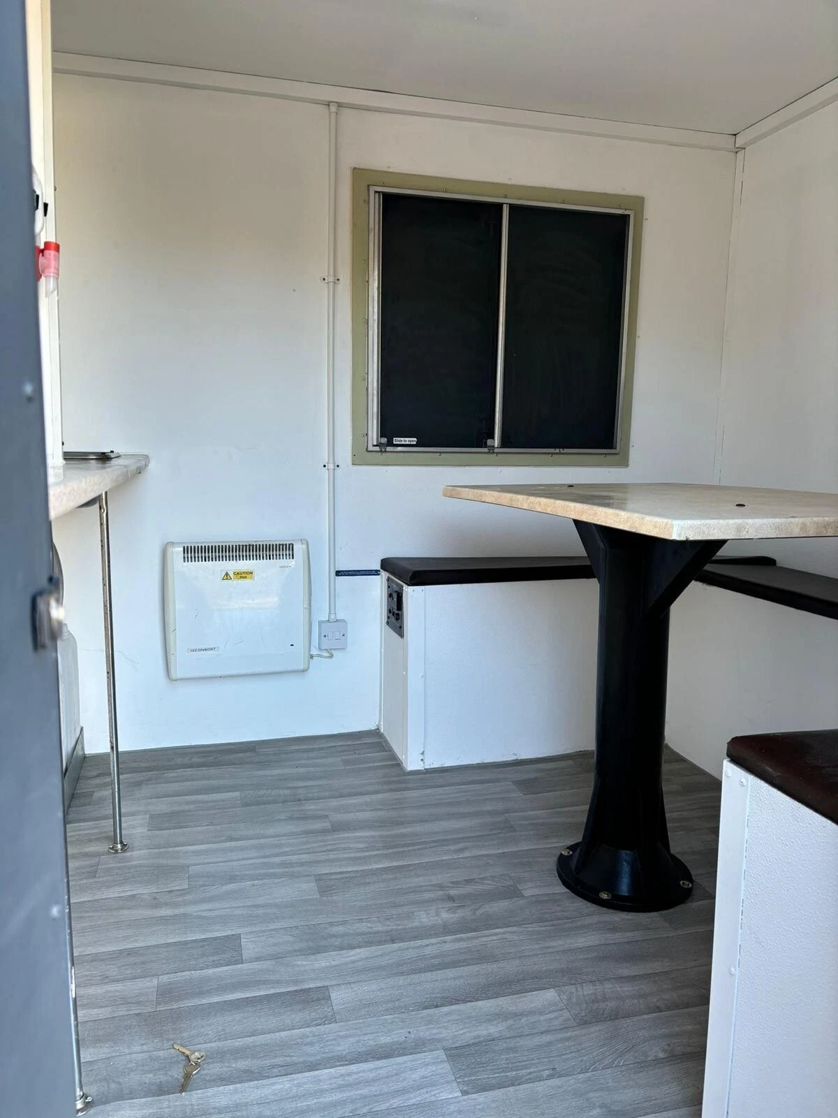 12ft by 8ft mobile container with generator excellent condition towable - Image 9