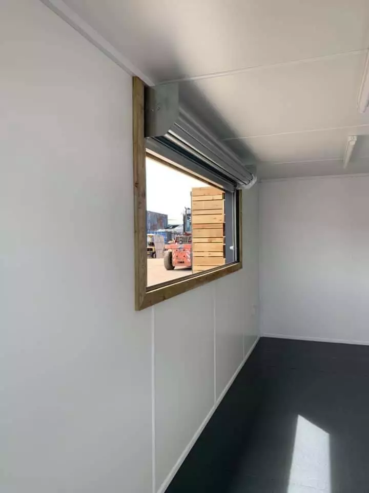 20ft x 8ft Clad Shipping Container T.V. Bar - Image 10