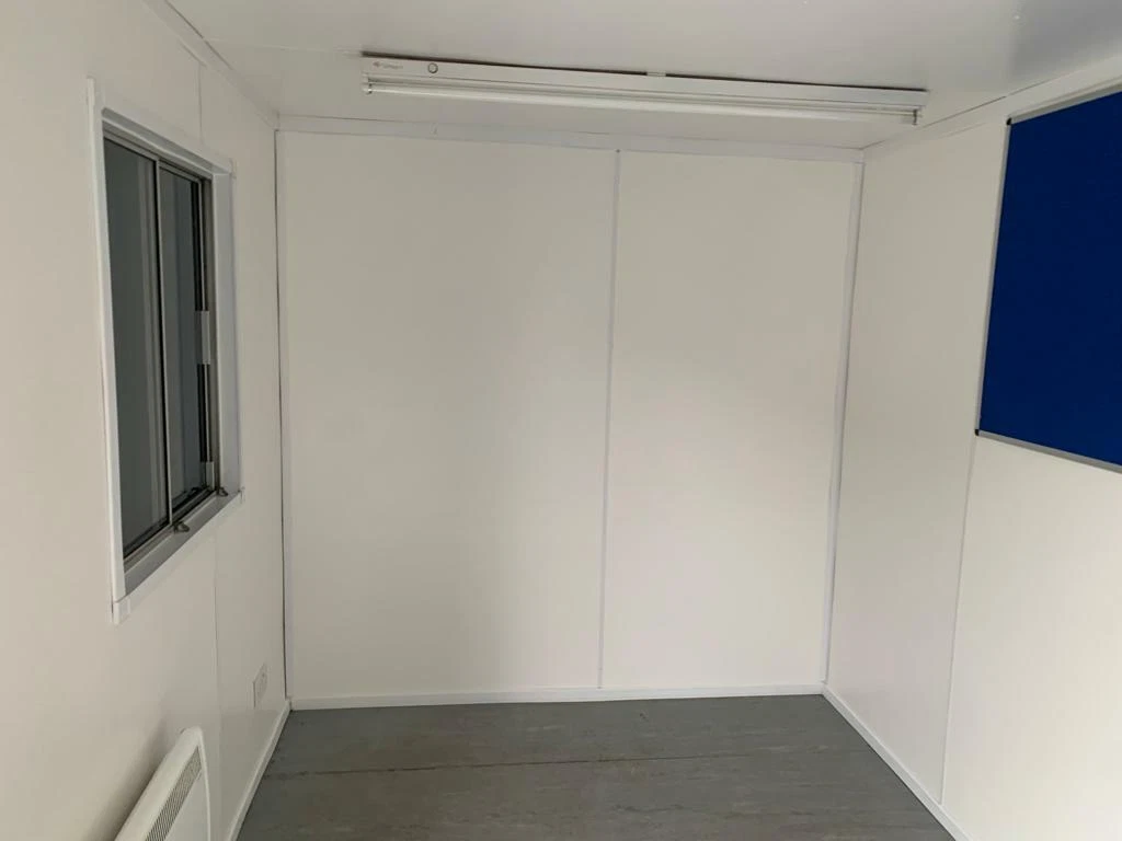 PORTABLE 21FT X 9FT WELLFARE UNIT WITH GENERATOR - Image 3