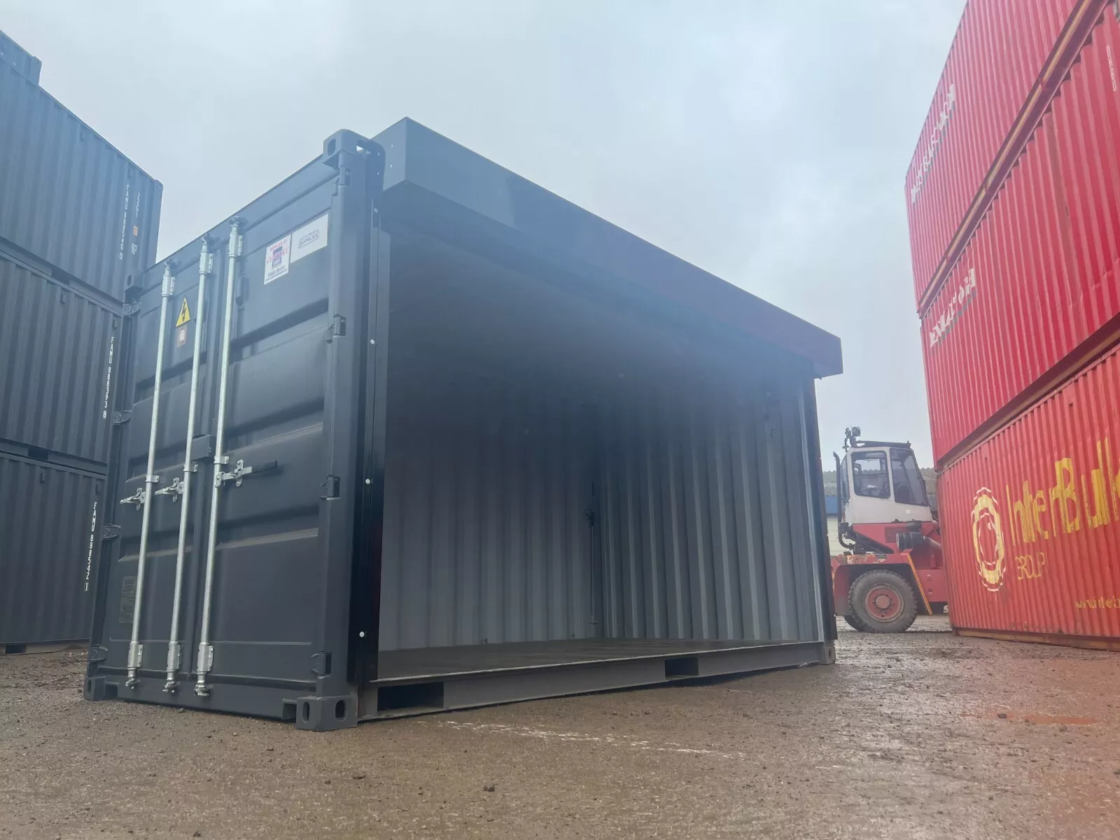 Shipping Container with Electrified Full Roll Up Side Opening - Image 5